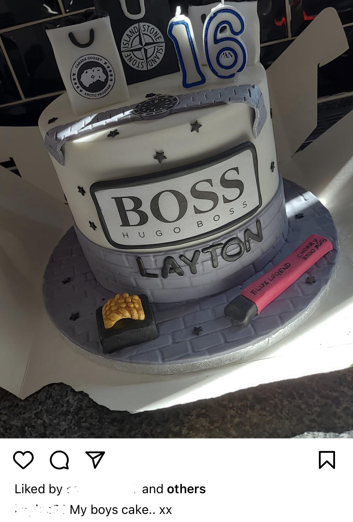 A 16 year old boys birthday cake with a Ecig decoration.. posted by his mother. Scrolller