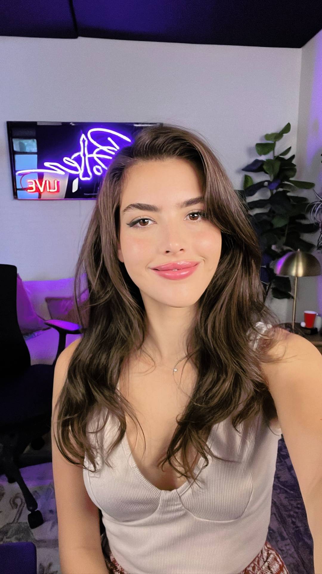Alex Botez | Scrolller