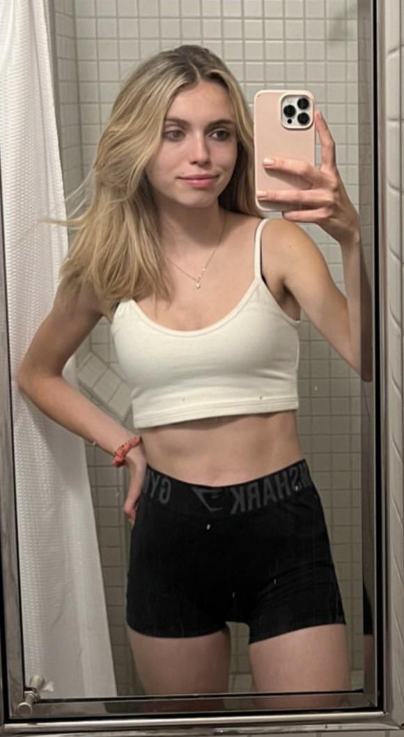 Anna Cramling on X: Working out lots more lately, feels great!! 💪   / X