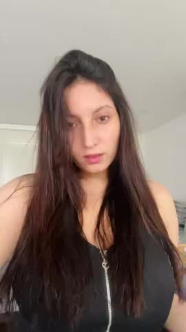 Big things she hides in the dress | Scrolller