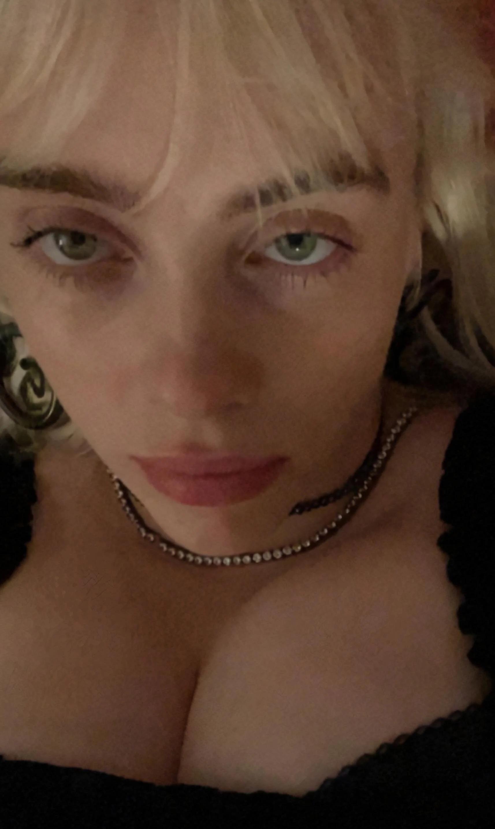 Blonde Billie Eilish | Scrolller