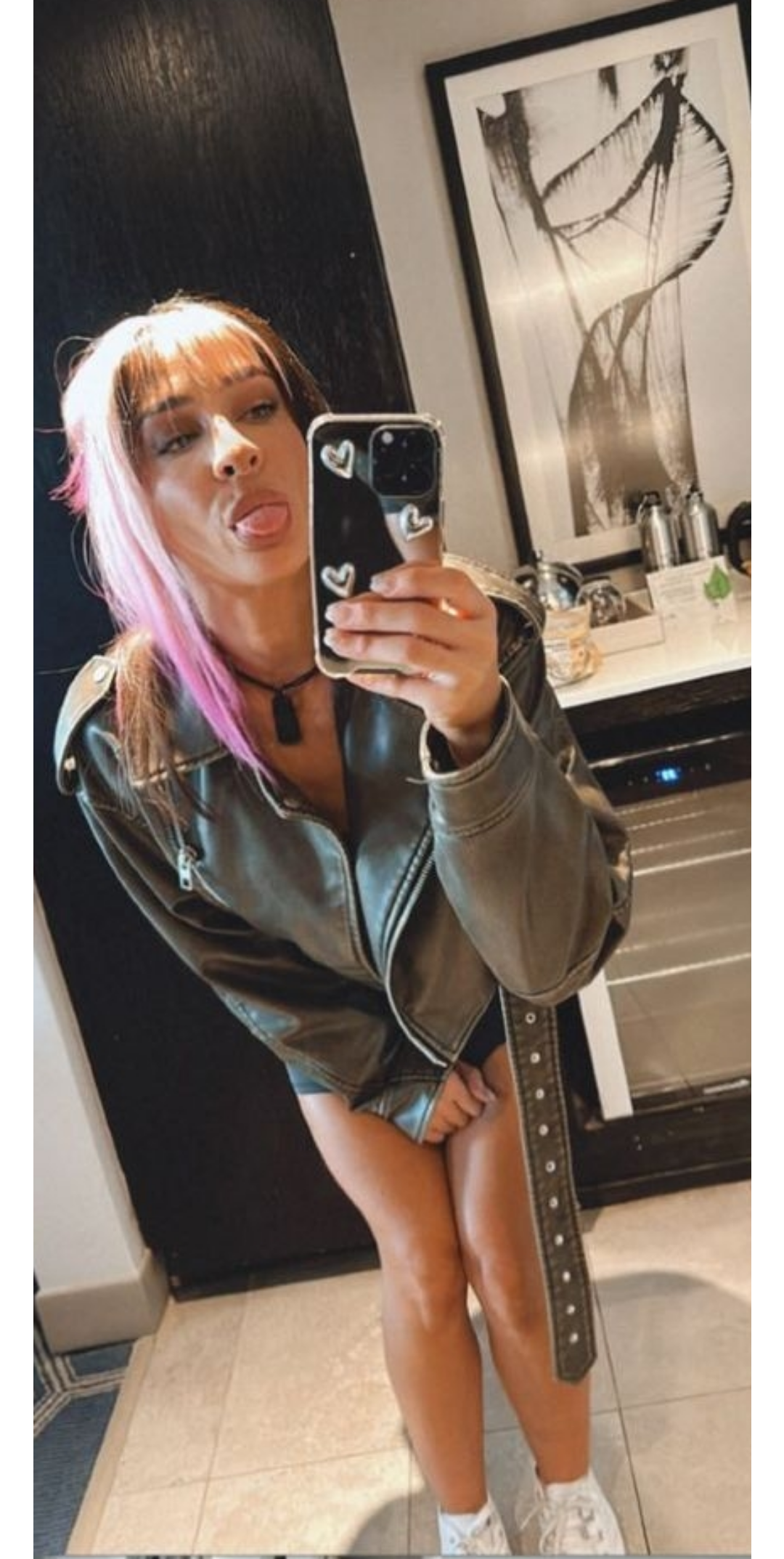 Dakota kai 🥵 | Scrolller