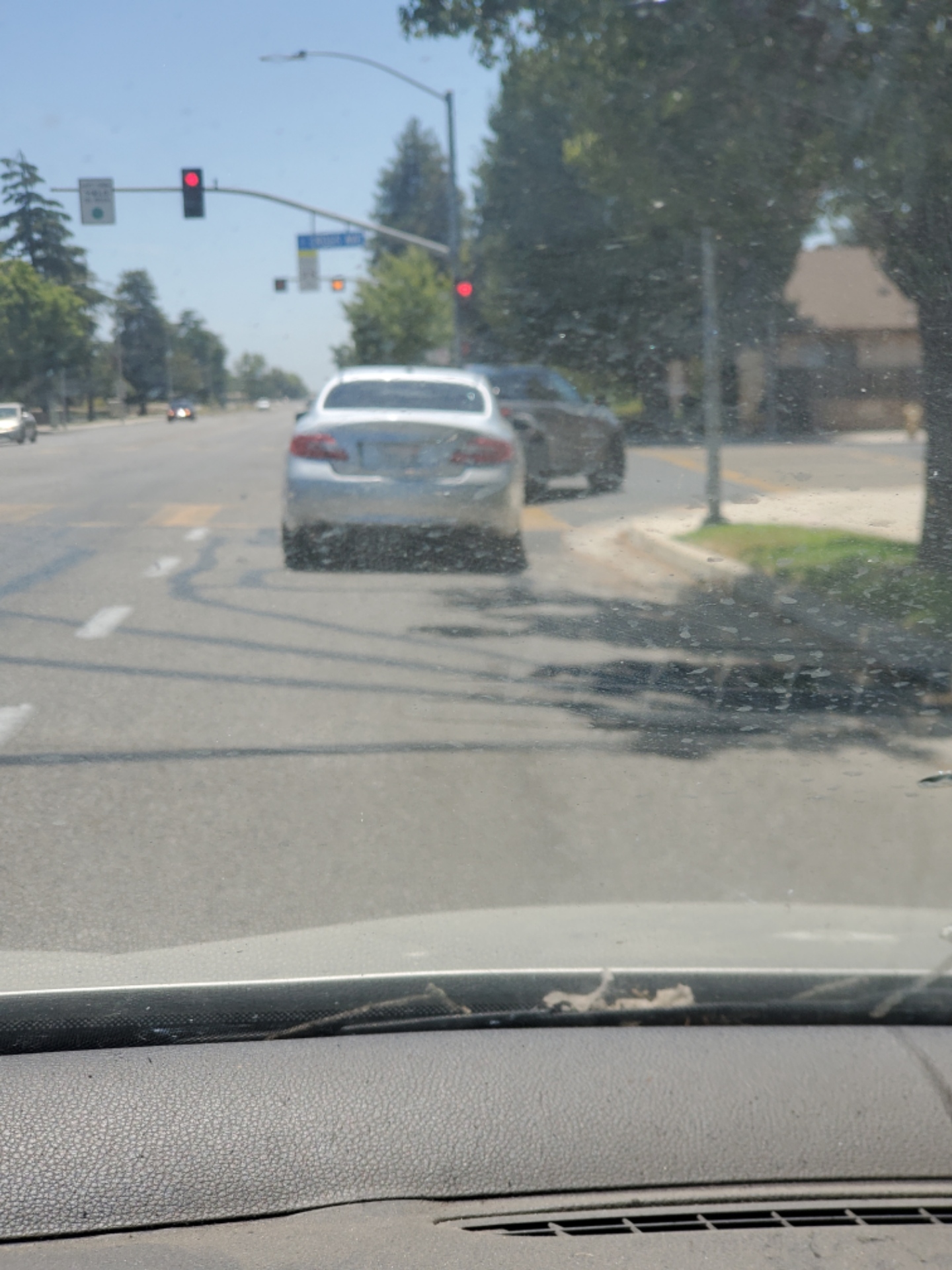 Dirty windshield, need license plate number | Scrolller