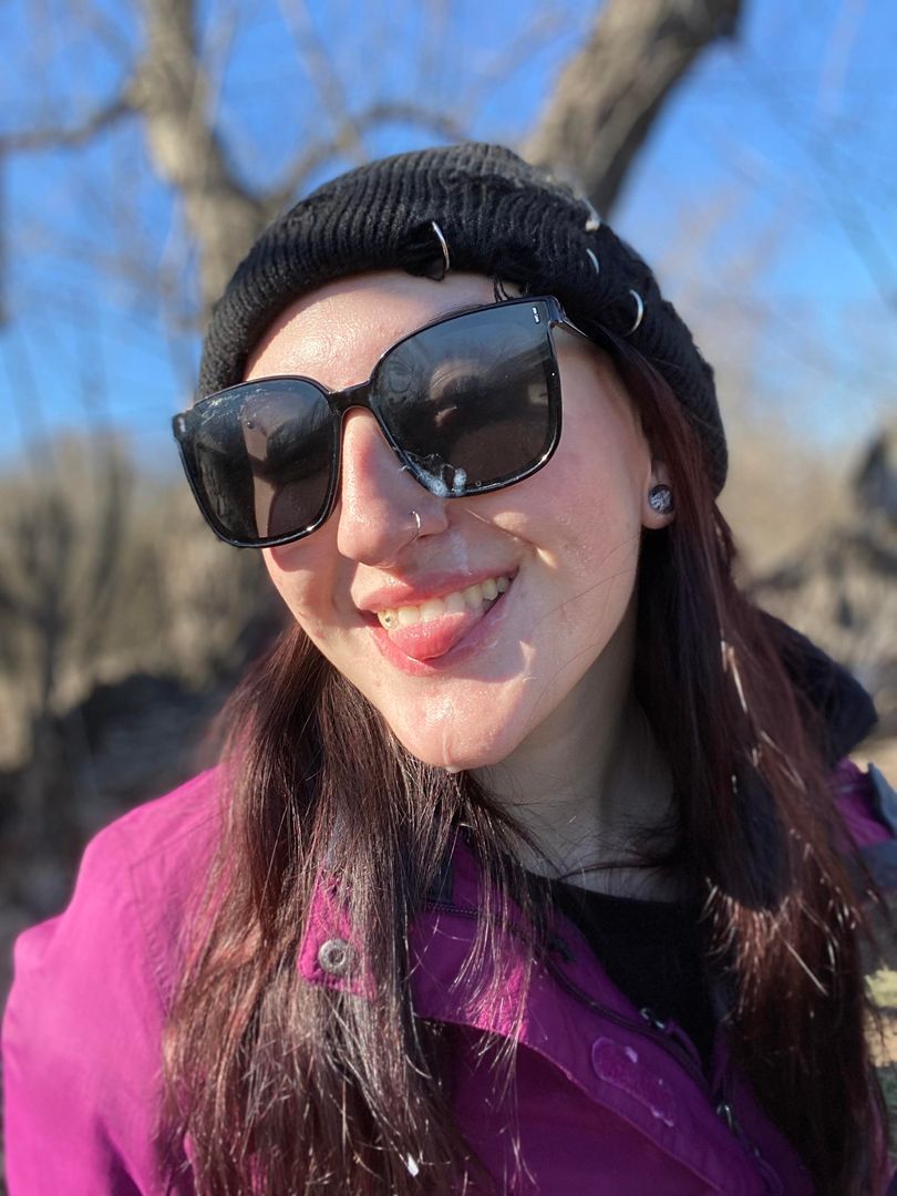 Finishing my hike with a facial 💦 Scrolller