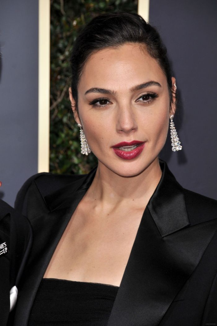 Gal Gadot Scrolller