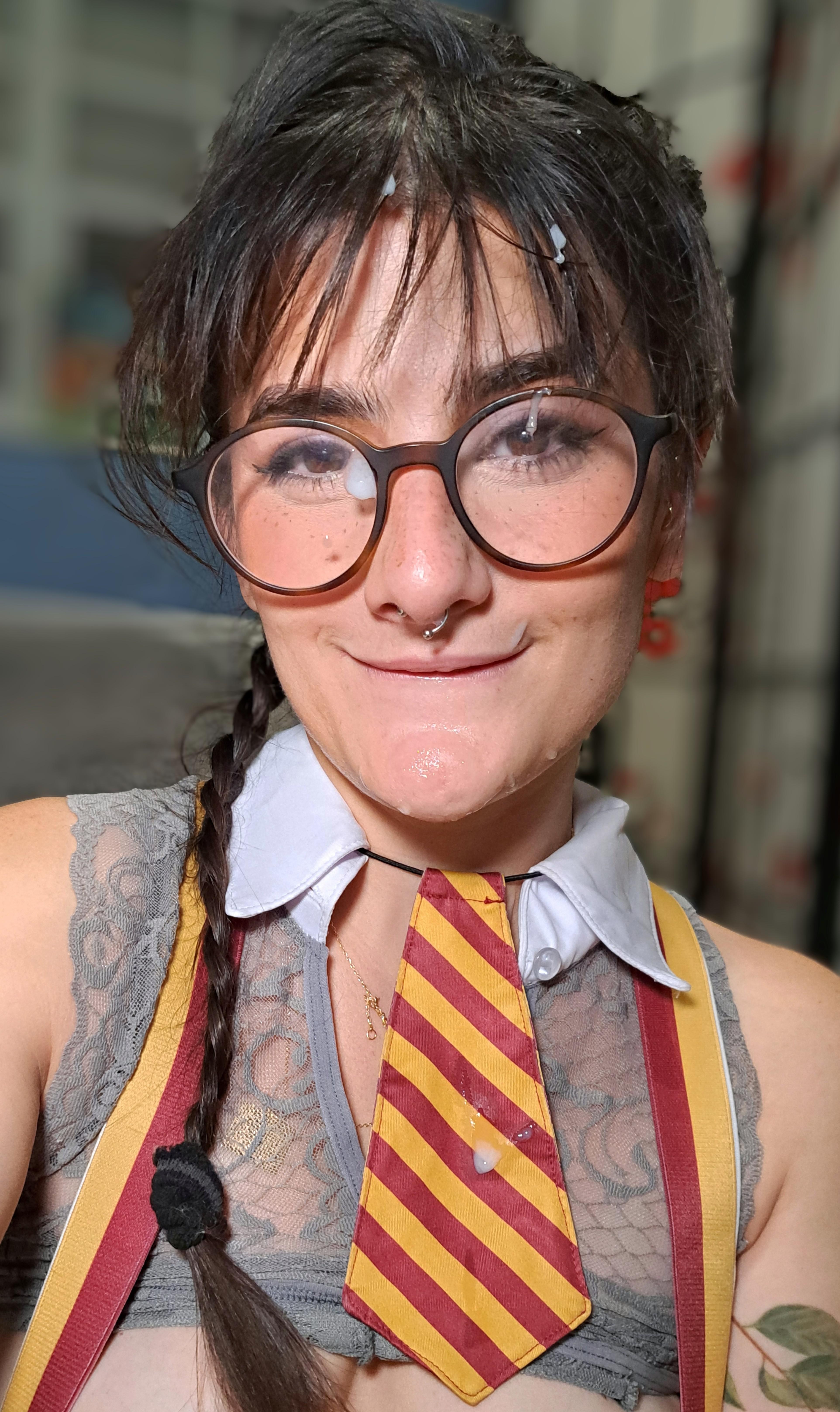 I Can Be Your Gryffinwhore | Scrolller