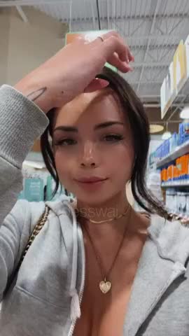 Insanely Cute Girl Flashing In Store | Scrolller