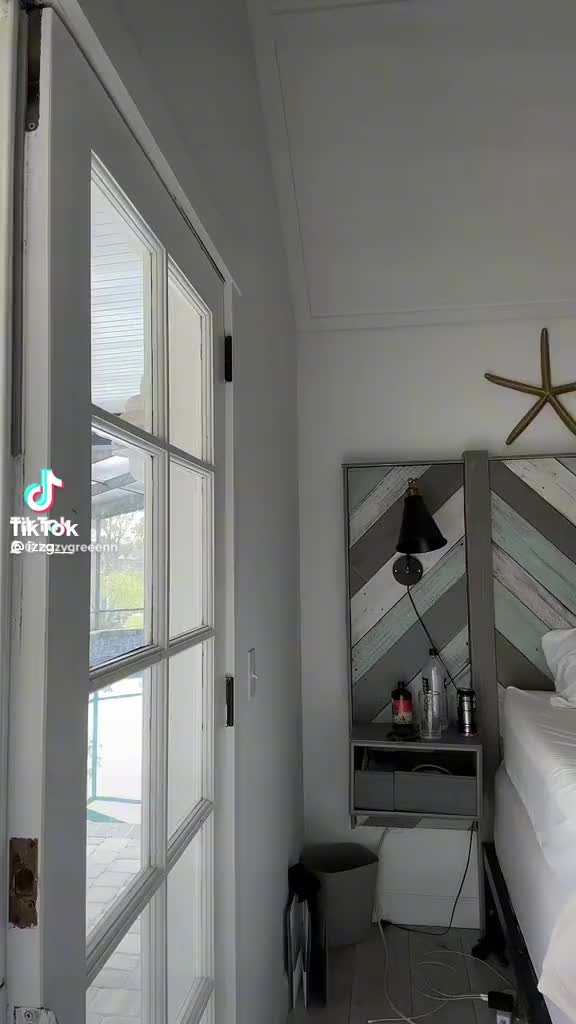 Izzy Green’s“tiktok door challenge” Scrolller