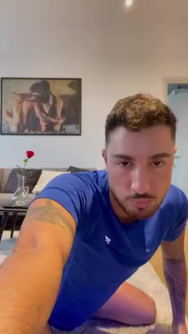 Jiggle jiggle | Scrolller