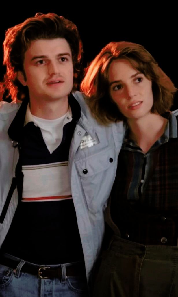 Joe Keery and Maya Hawke, behind the scenes of the 4th season of ...