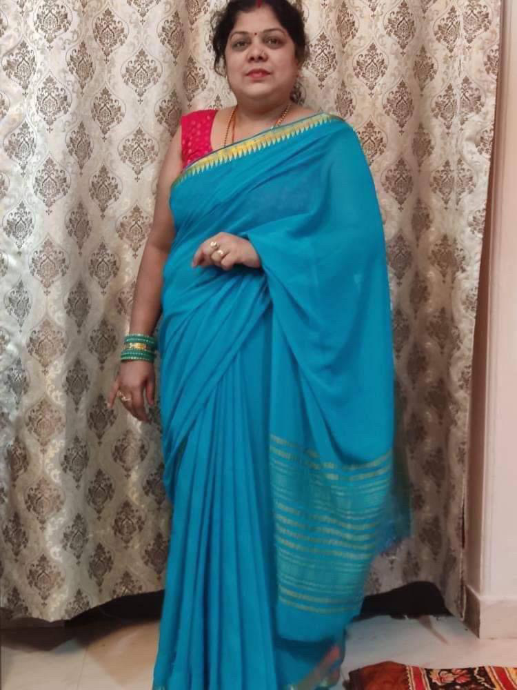 delhi Wife Vinita Caught Cheating chats from her phone
