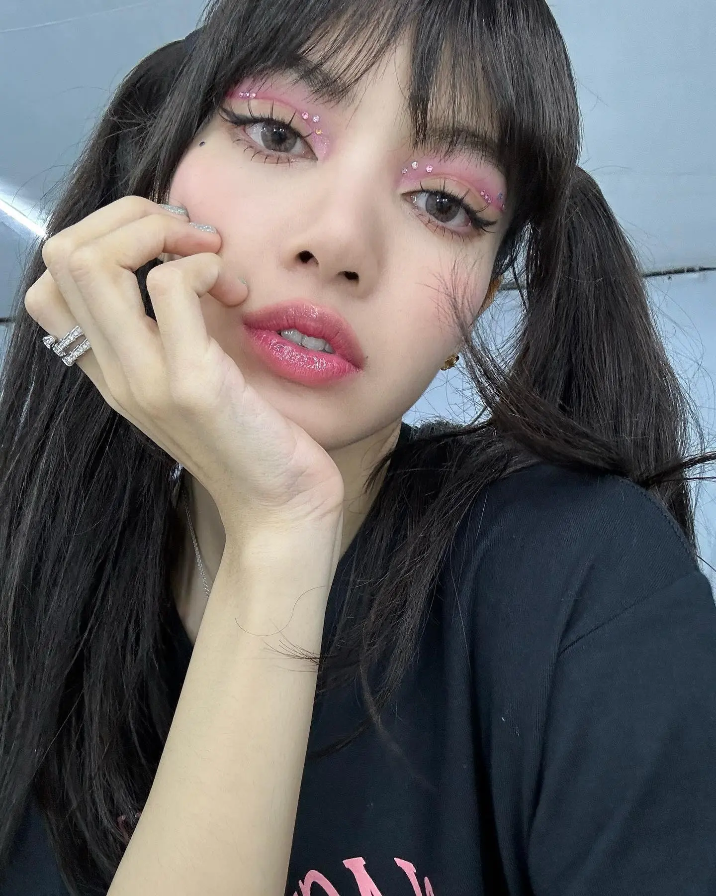 Lisa is so beautiful. I wanna slap her face with my hard cock and fuck her throat 🤤