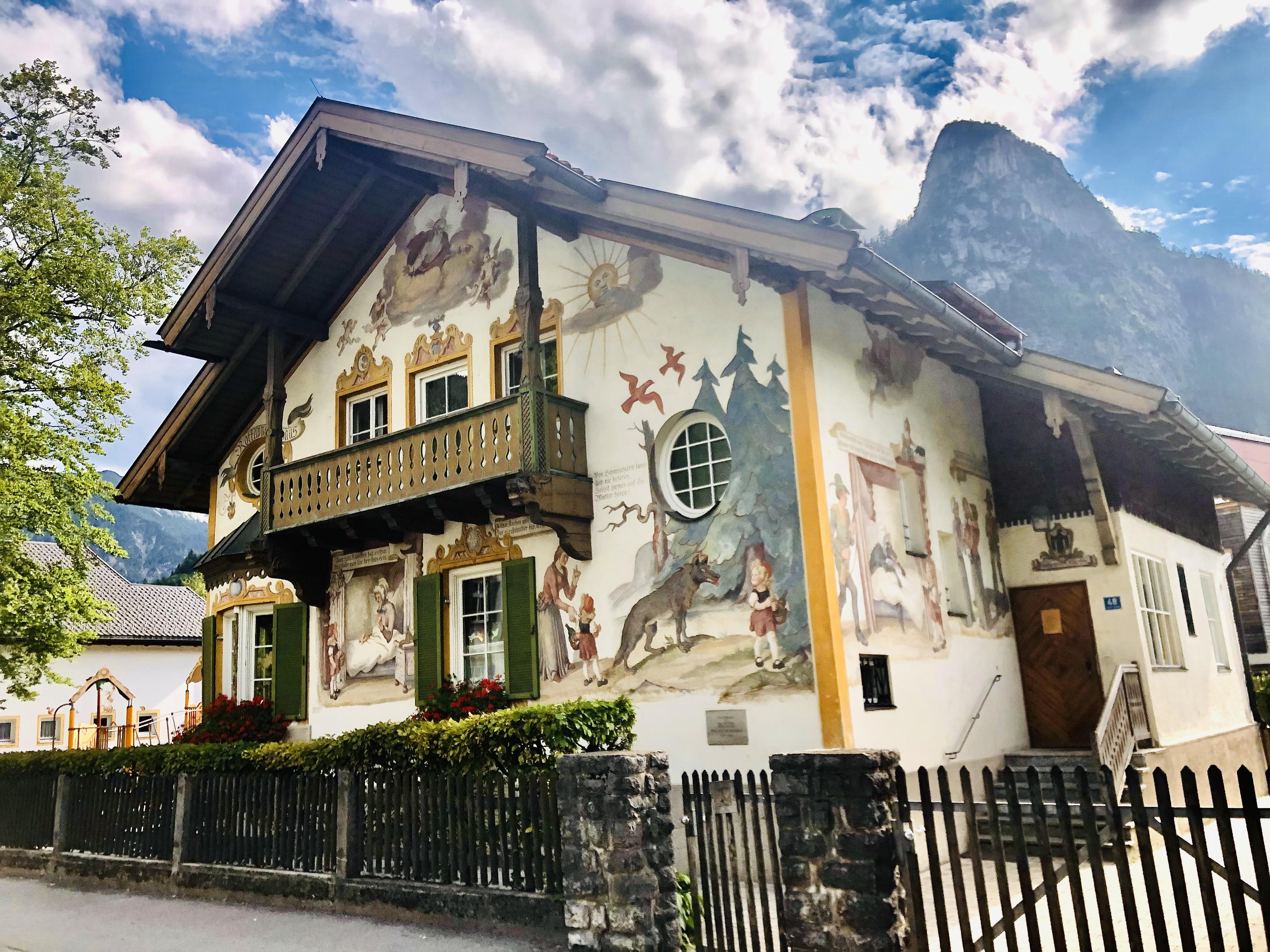 little-red-riding-hood-paintings-on-a-house-in-oberammergau-germany