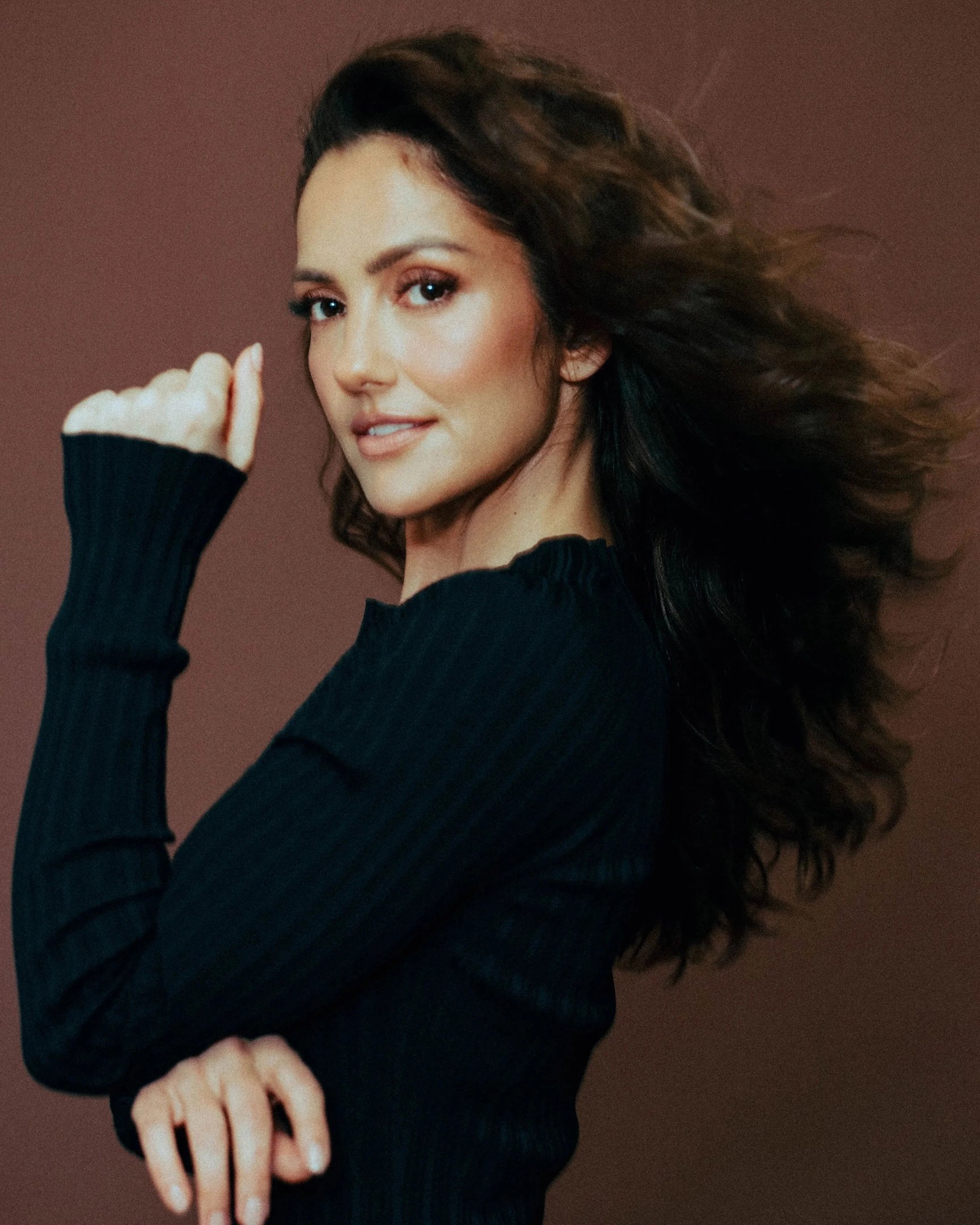 Minka kelly | Scrolller