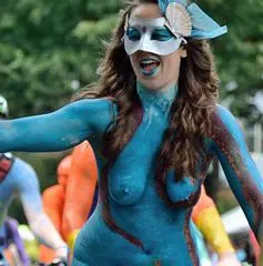 Naked Parade Girls!