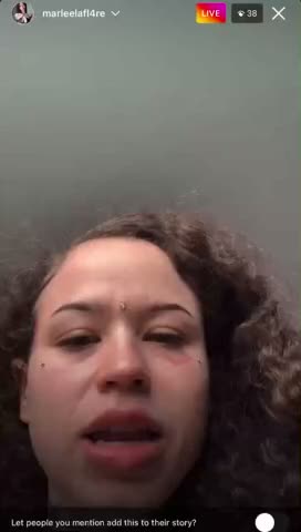 No panties upskirt Scrolller