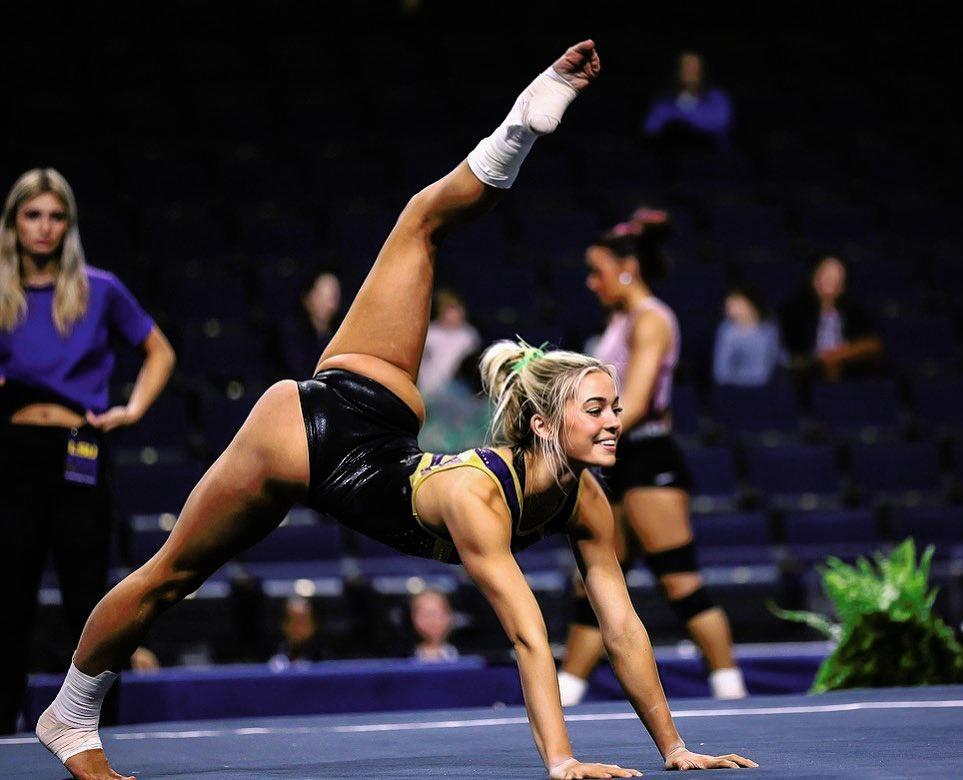 Olivia Dunne American Gymnast Scrolller