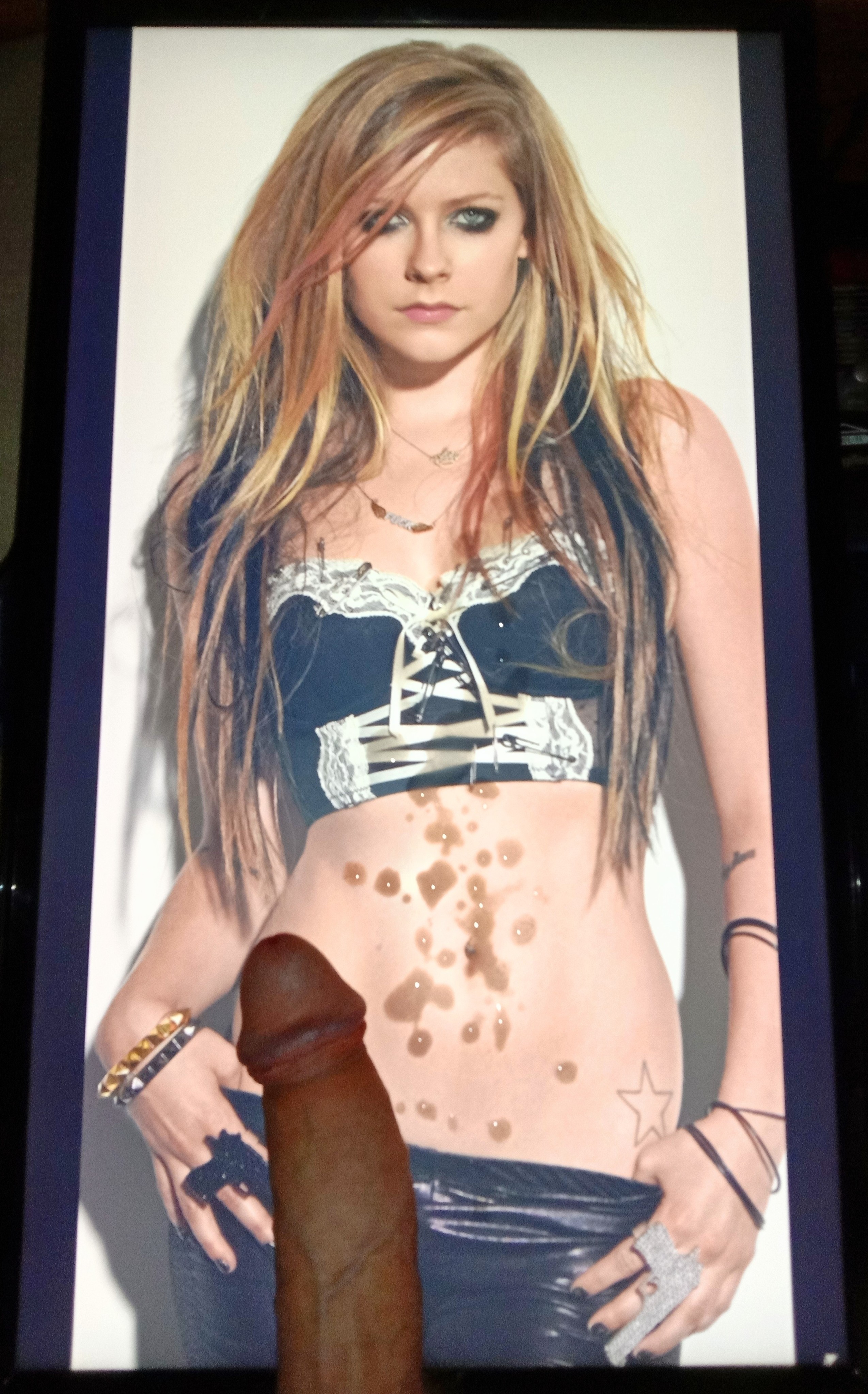 Avril Lavigne cum tribute