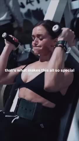 Shayna Lareina | Scrolller