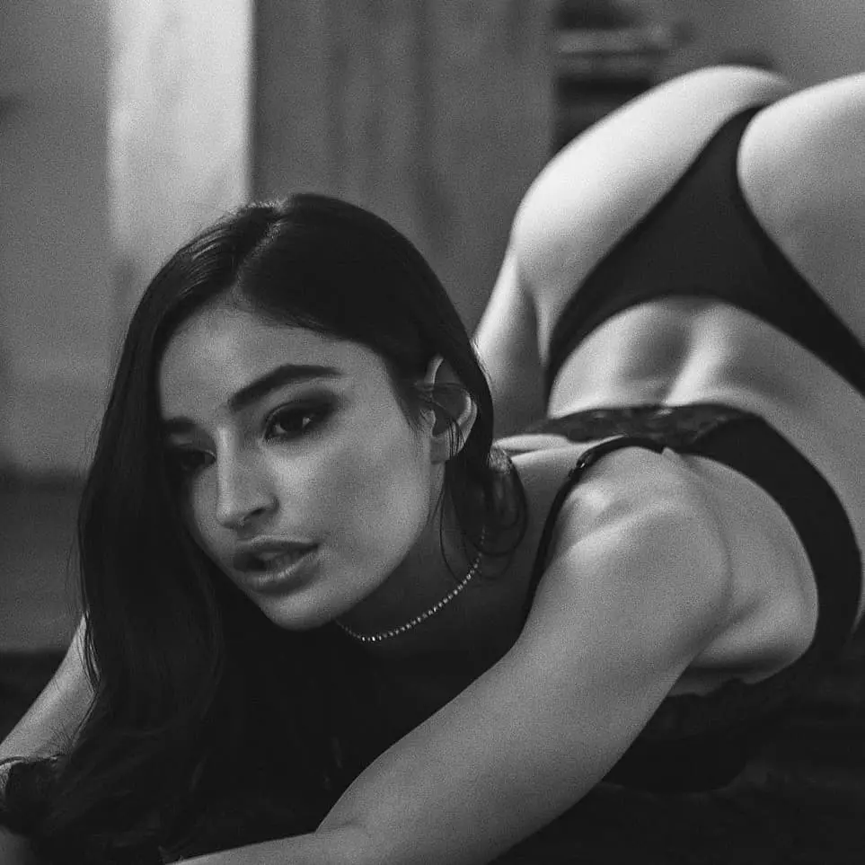She ready to take dick from behind