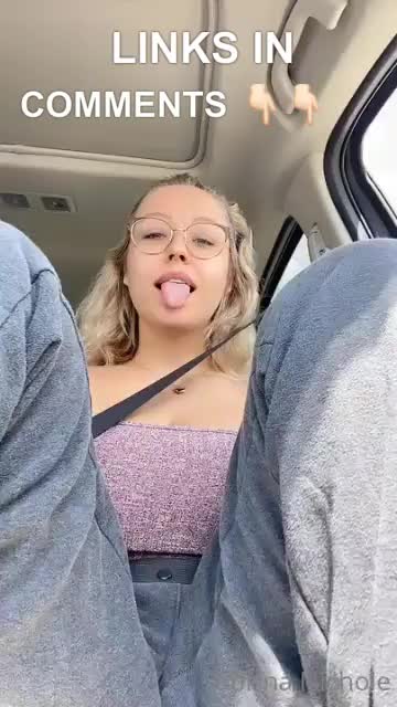 Showing Her Wet Pussy In Car Wait For It Scrolller