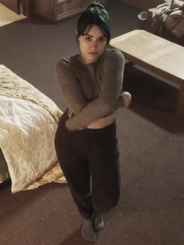 Skyler Wright | Scrolller