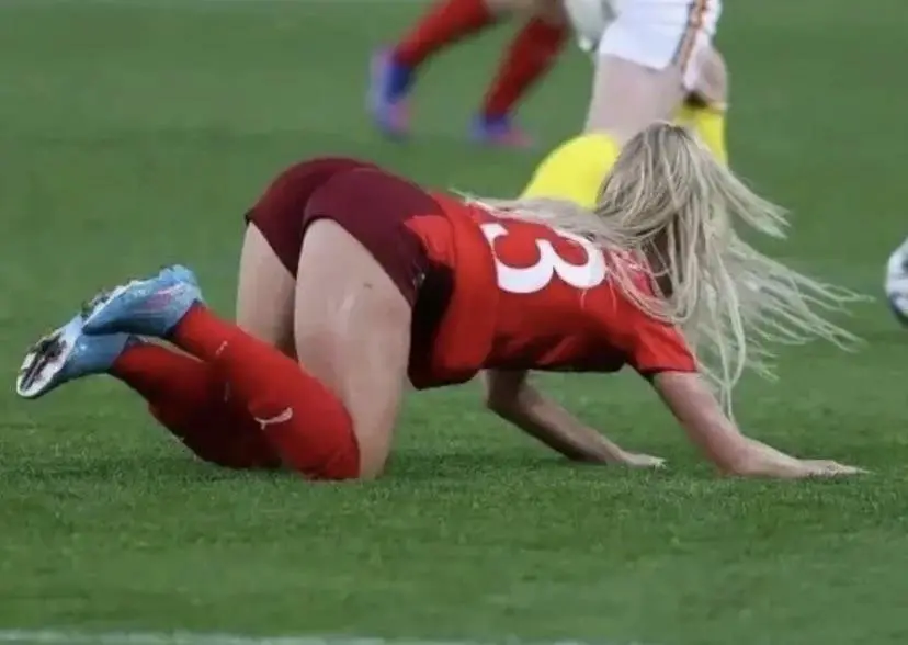 sweaty thighs-Alisha Lehmann