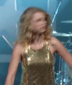 Taylor Swift - Boobs-Shake | Scrolller