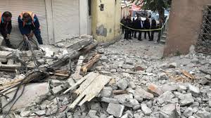 Two people died in the 4.9 magnitude earthquake in Izmir in the evening