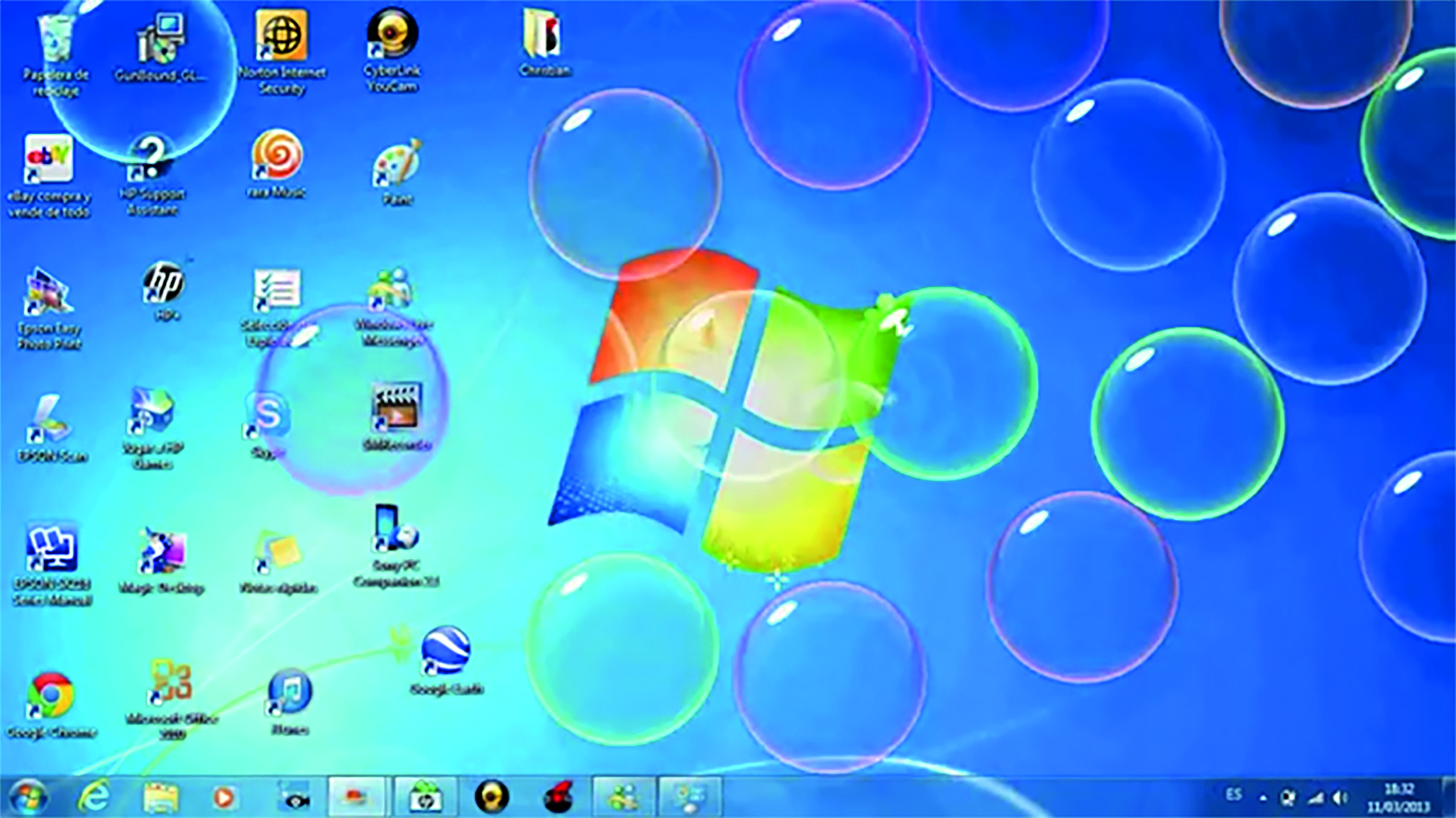 Windows Vista / 7 Bubbles screensaver. | Scrolller