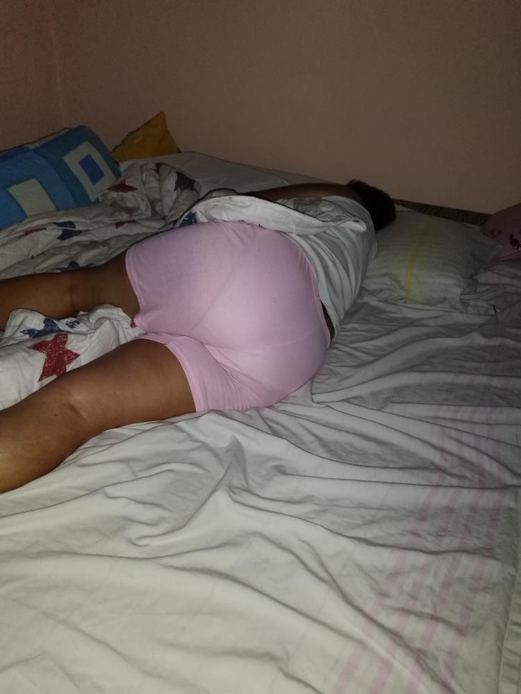 Mom big butt candid