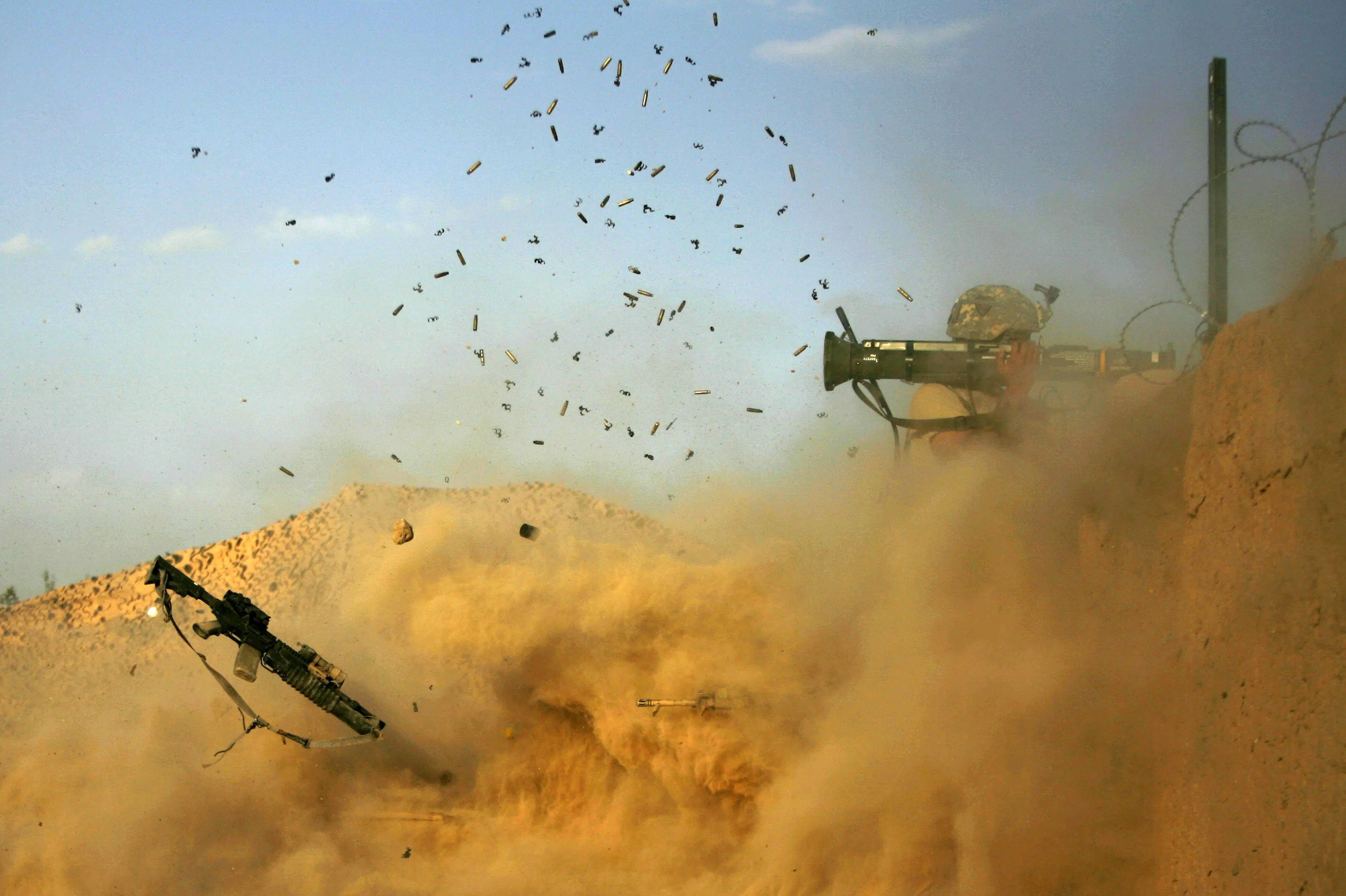 101st Airborne soldier fires an AT-4 in the Arghandab Valley ...