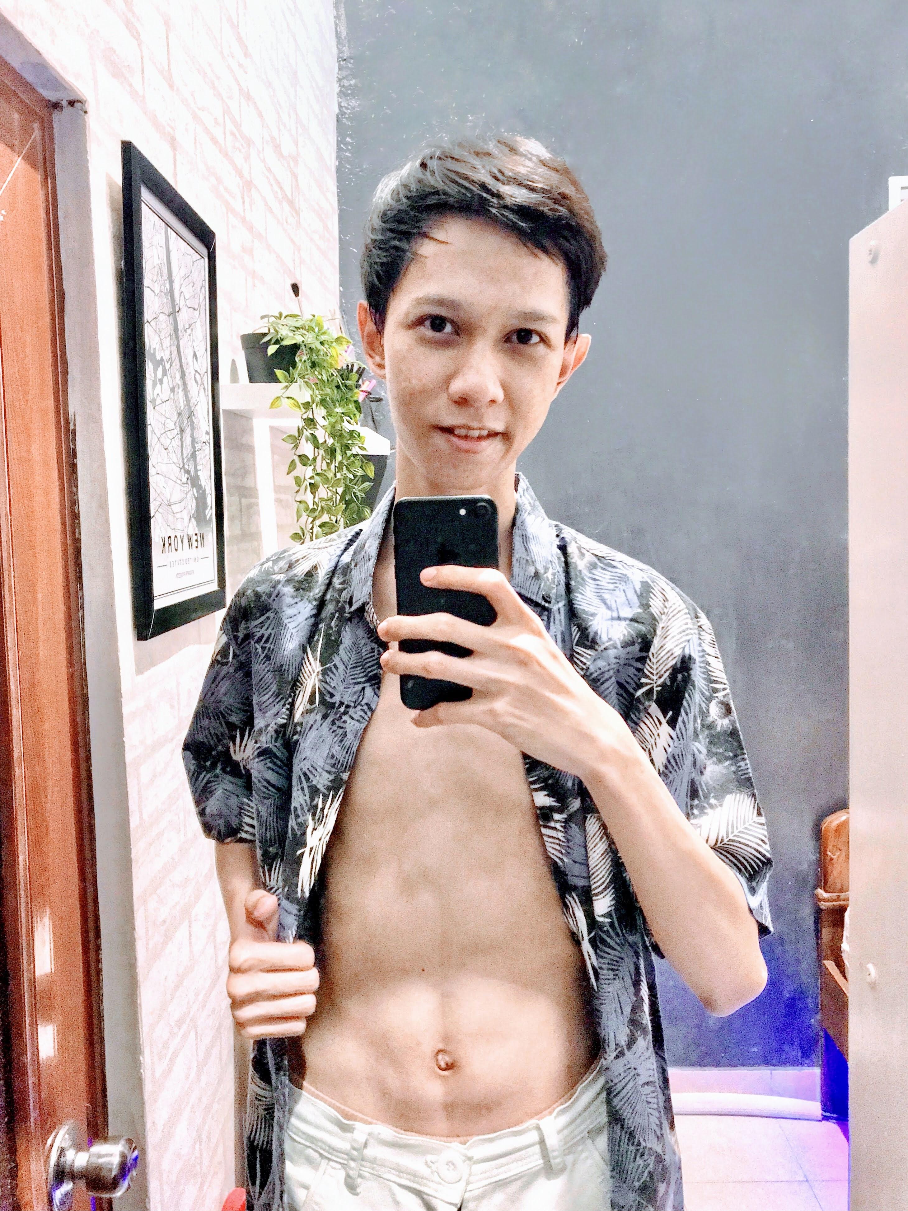 20yo twink boy trying out summer outfits 🌴 | Scrolller