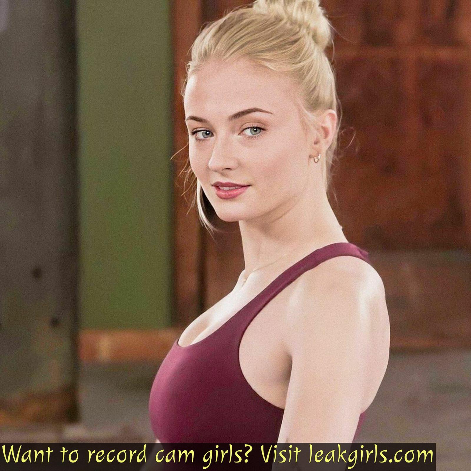 A Titjob From Sophie Turner Would Be Heaven Scrolller