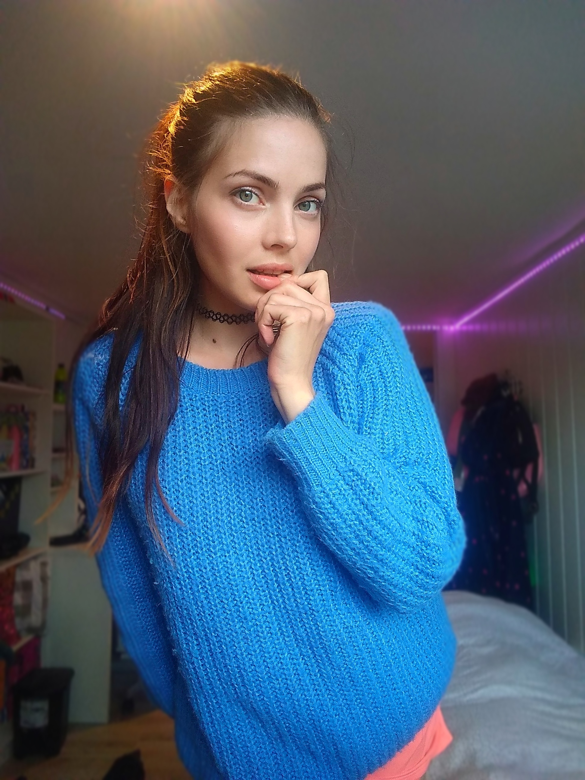 A very very casual selfie from today, messy hair and all 😊 ️ [F30 ...