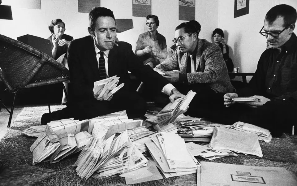 Alan reading poems in response to a haiku contest, 1960. | Scrolller