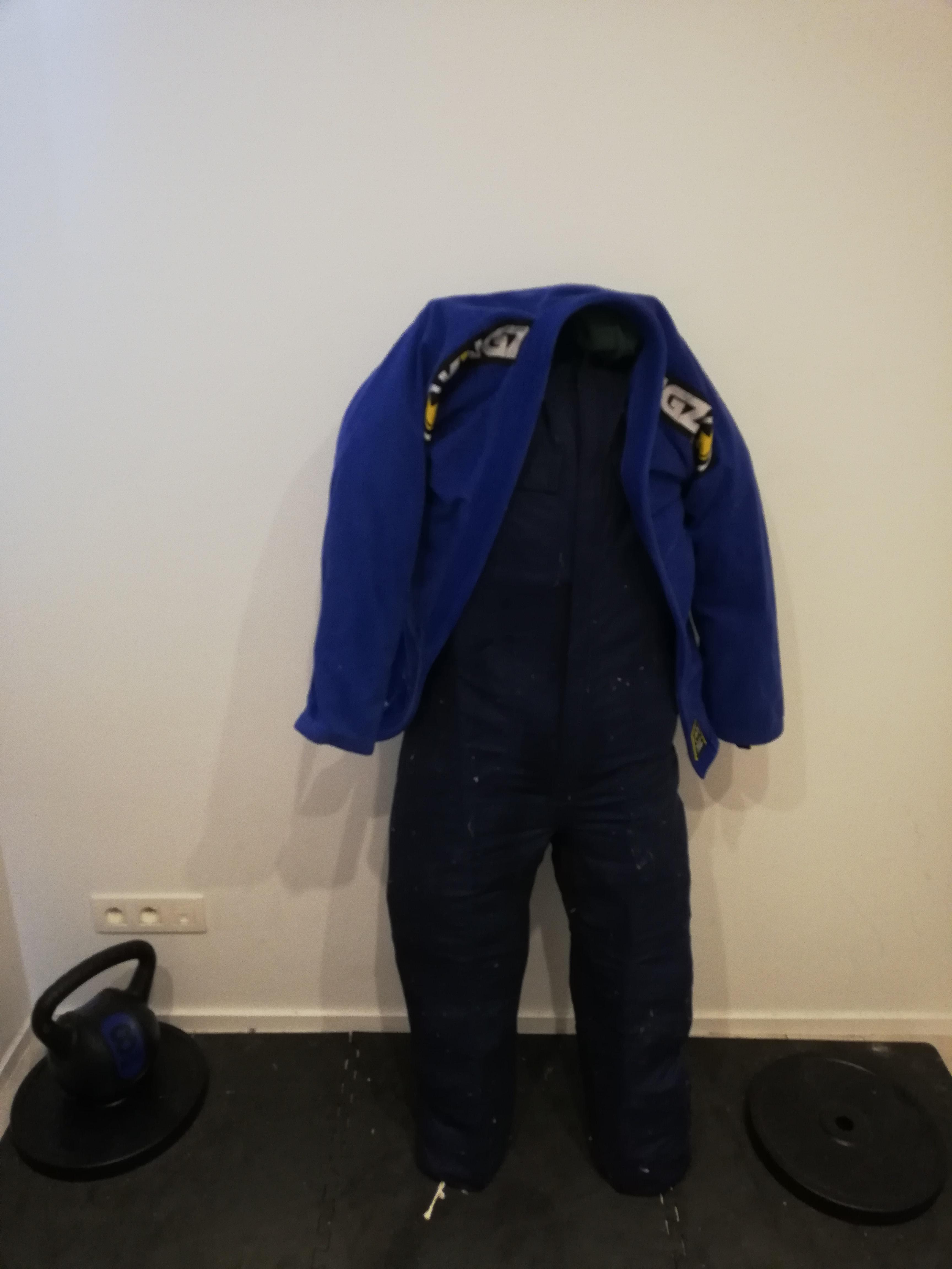 Another weird DIY judo dummy. this one has legs tho. Scrolller