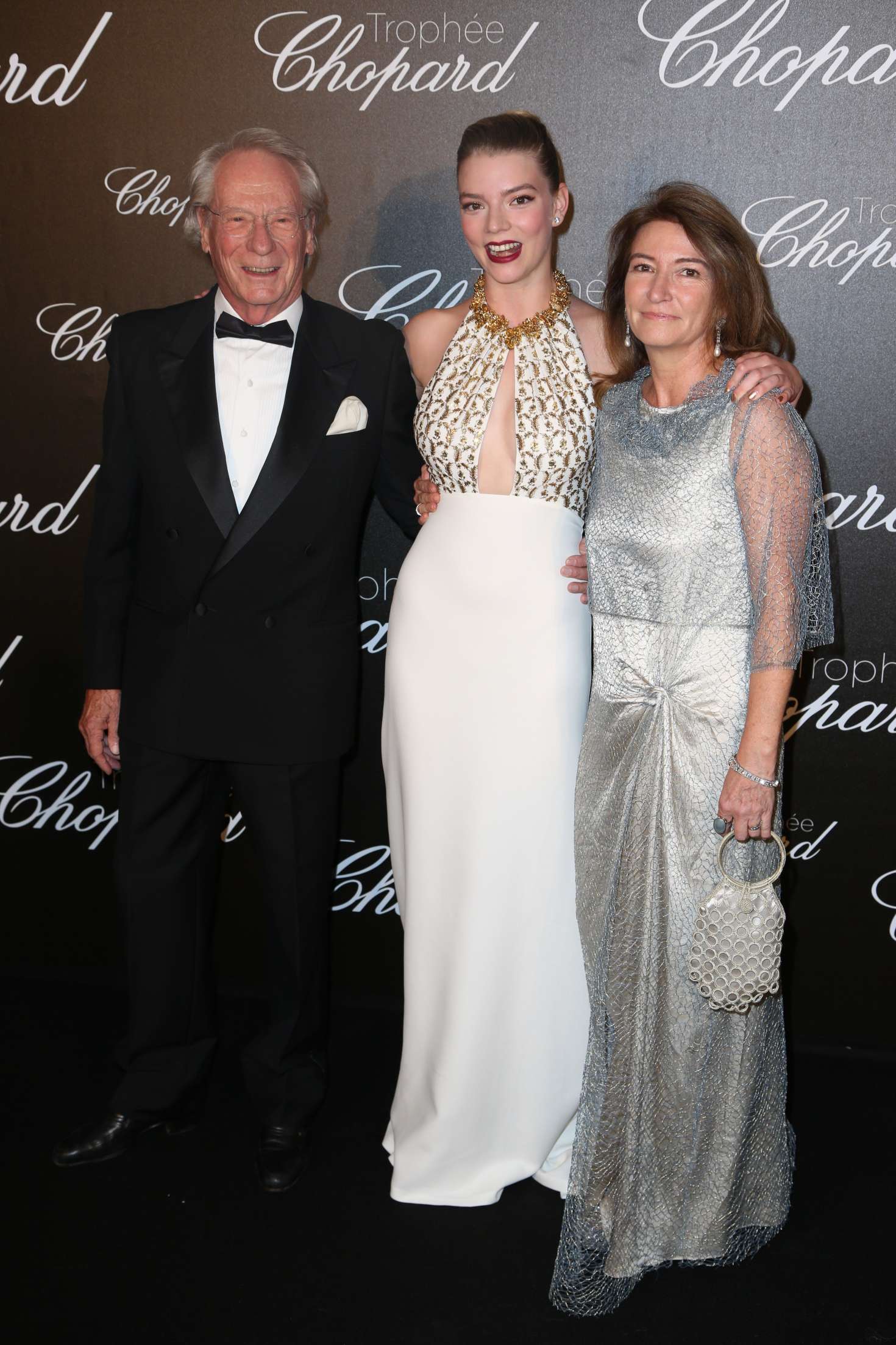 Anya Taylor-Joy and her parents in Cannes 2017 | Scrolller
