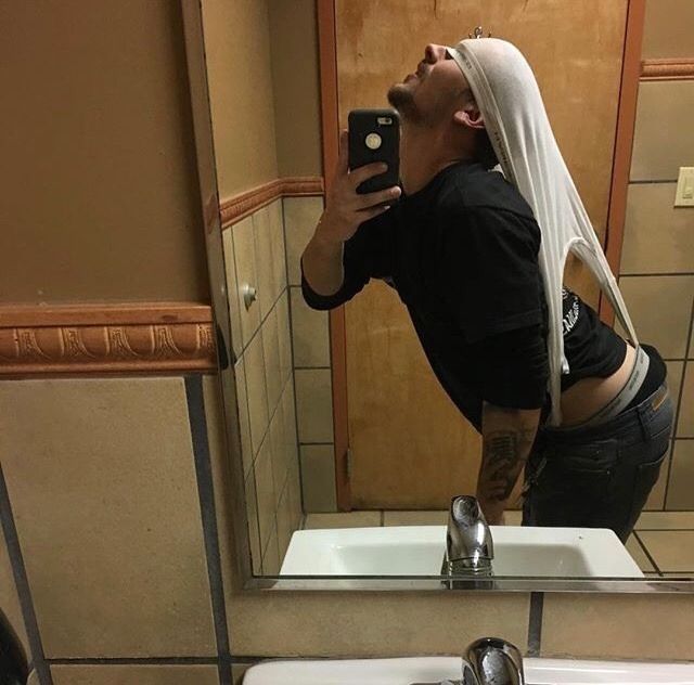 atomic-wedgie-selfie-scrolller
