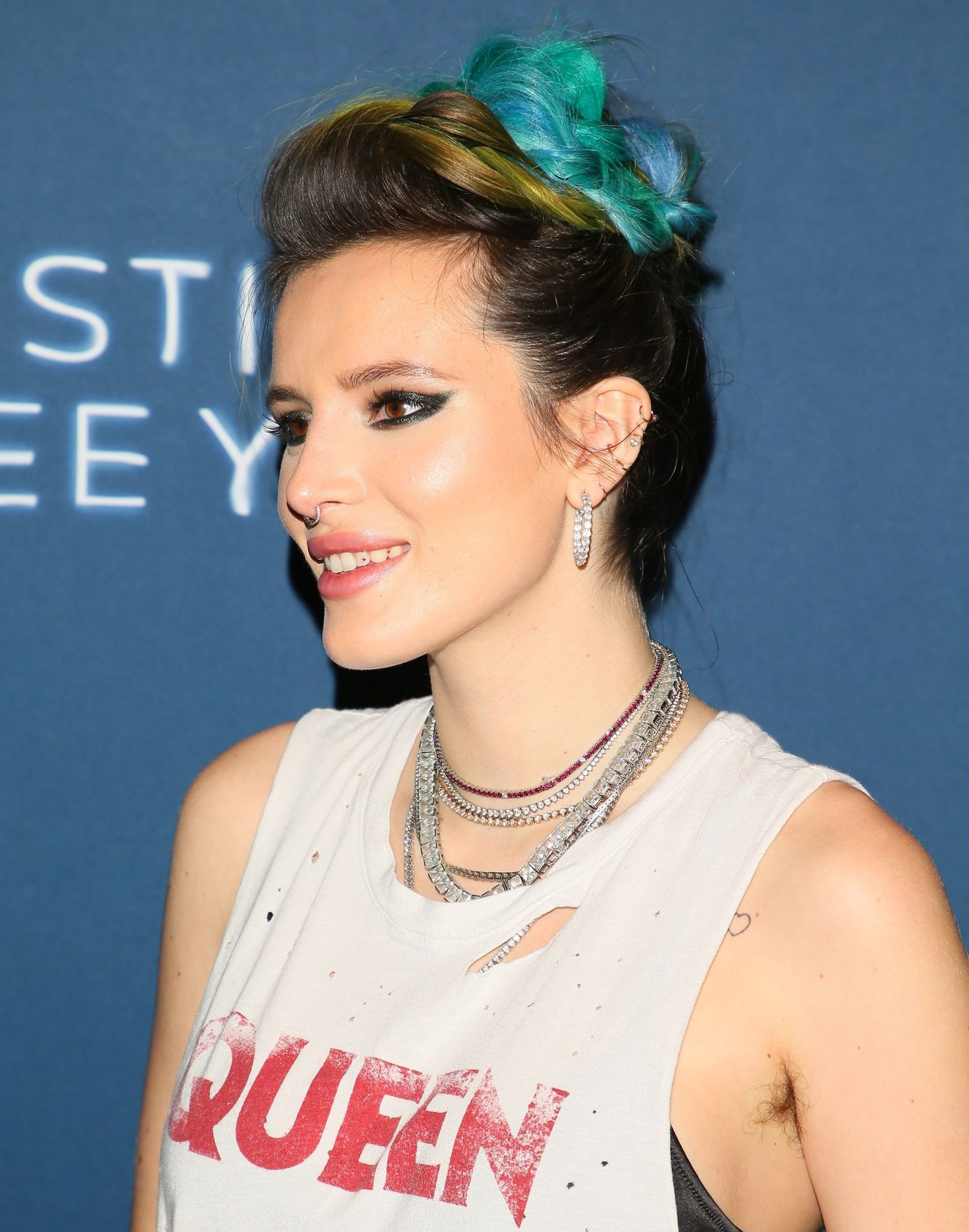 Bella Thorne Scrolller