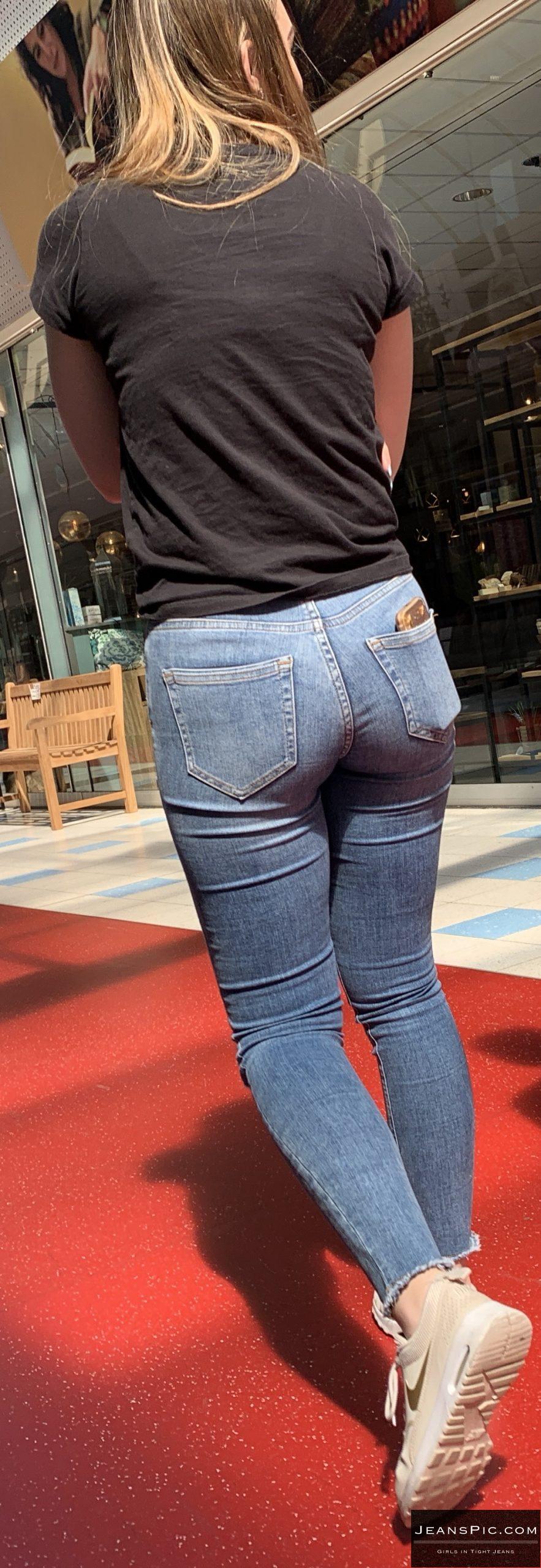 Blonde Candid Ass In Tight Jeans 2 Scrolller