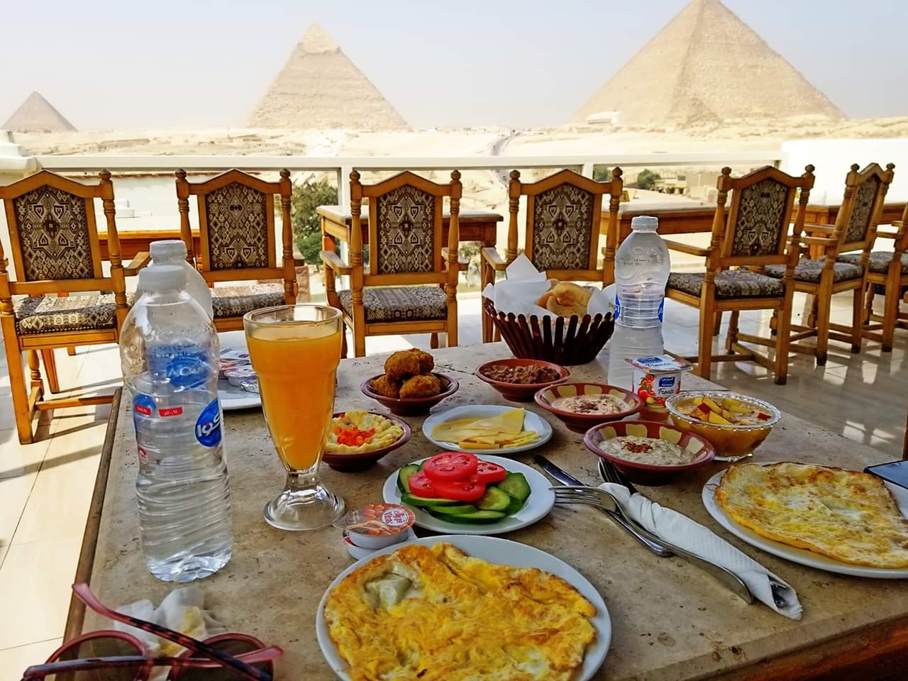 Breakfast at the Pyramids. 💛 | Scrolller