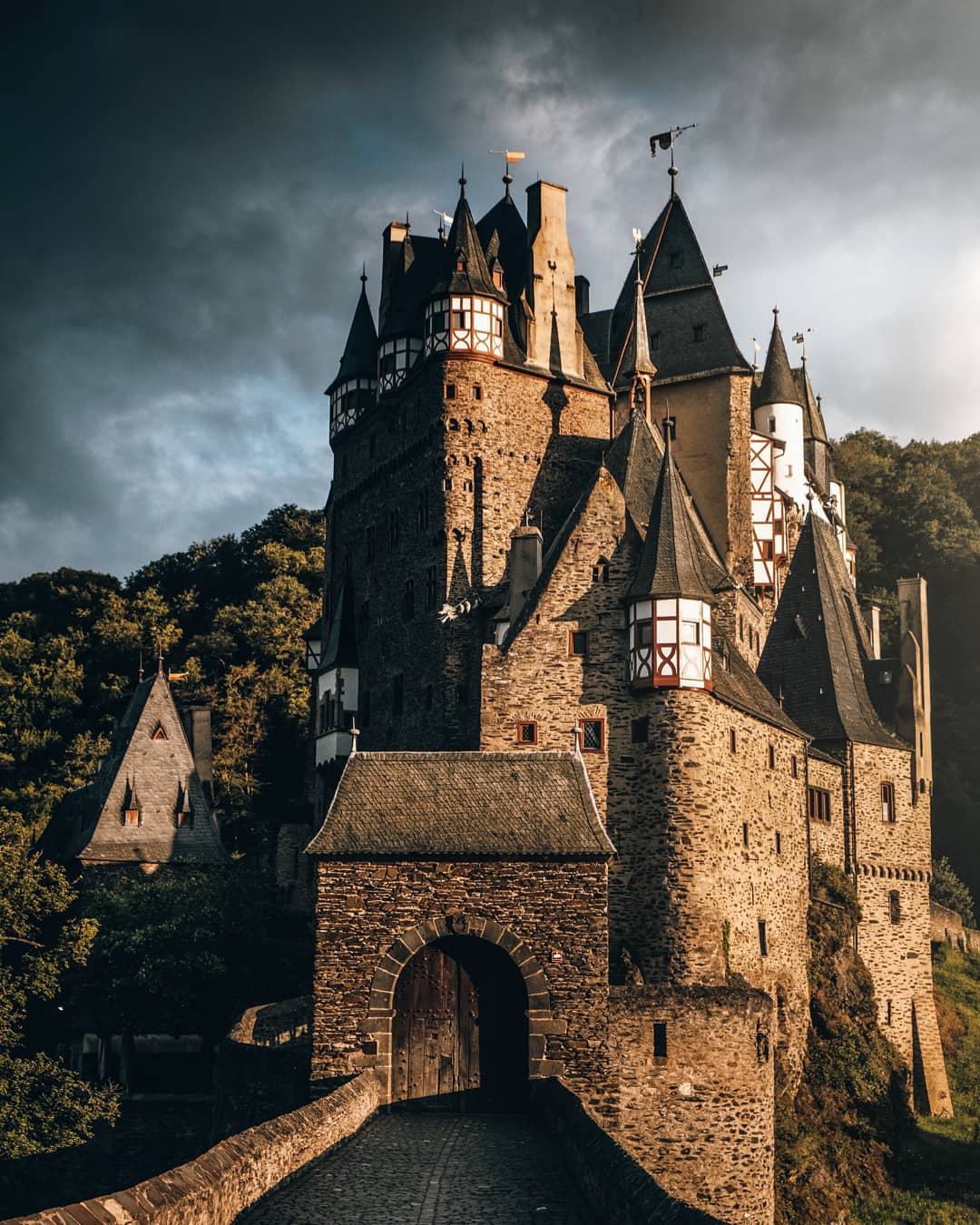 Burg Eltz Castle, Wierschem Germany | Scrolller