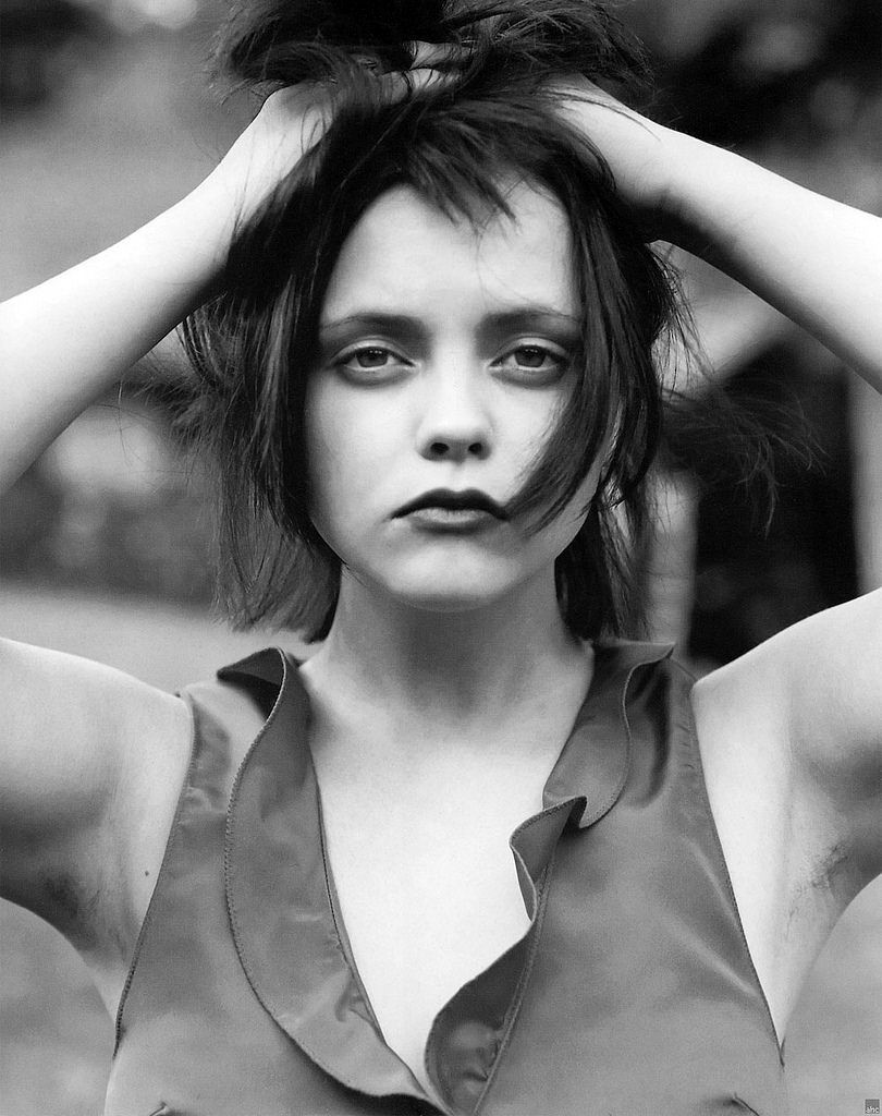 Christina Ricci Scrolller