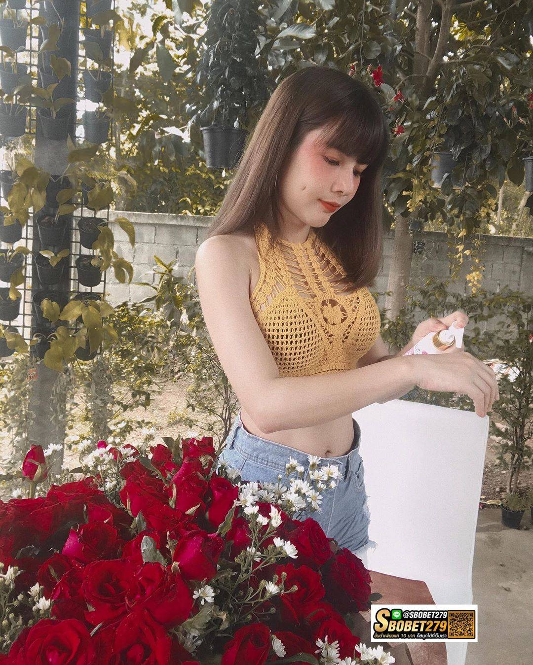 Creaming Up | Scrolller