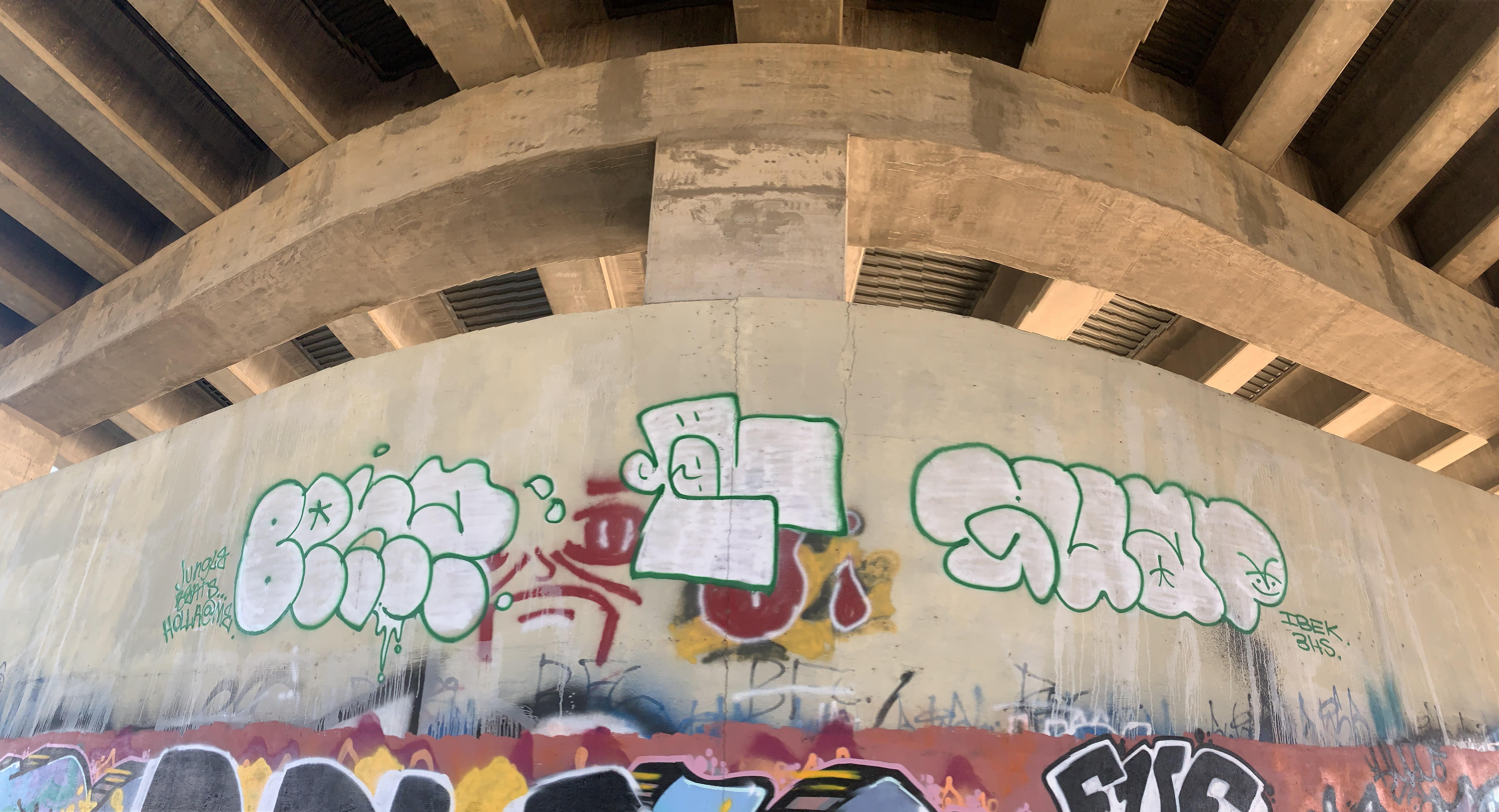 Crispy floaters in Atlanta ( Benz,N?,Guap) | Scrolller