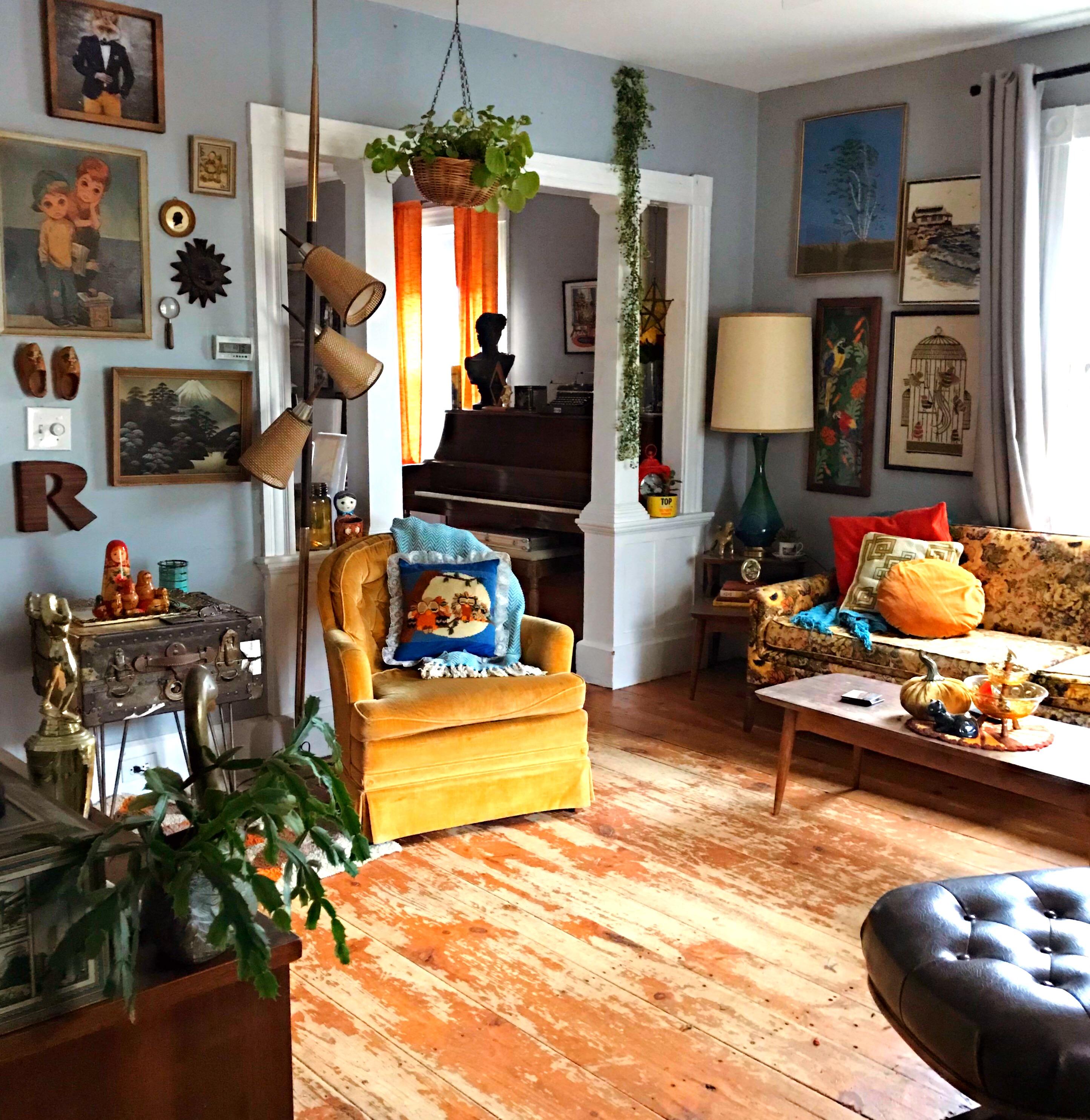 current-living-room-situation-everything-shown-here-has-been-thrifted