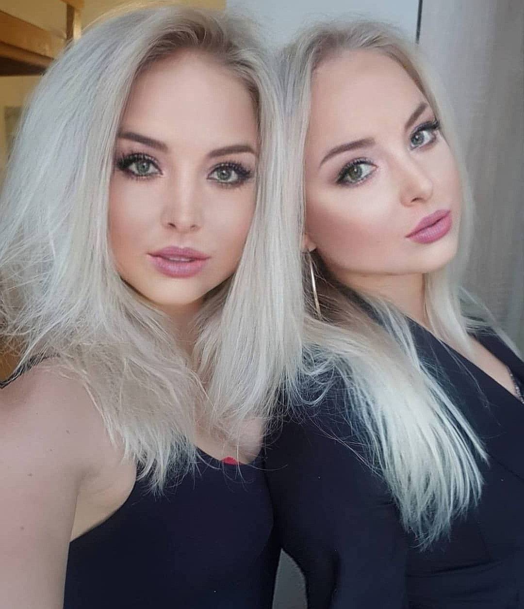 Double Blonde Scrolller