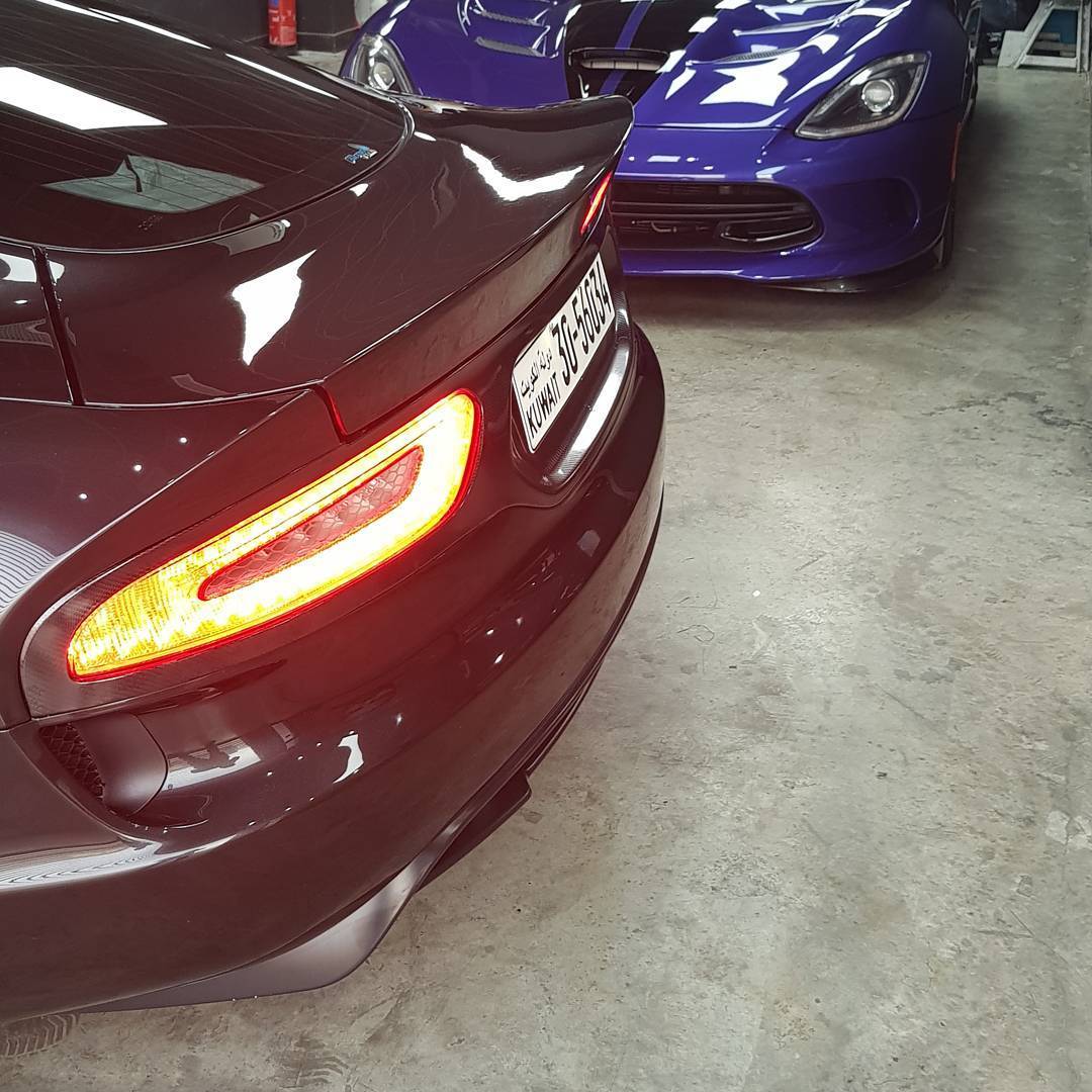 Double Dodge Viper in Kuwait | Scrolller