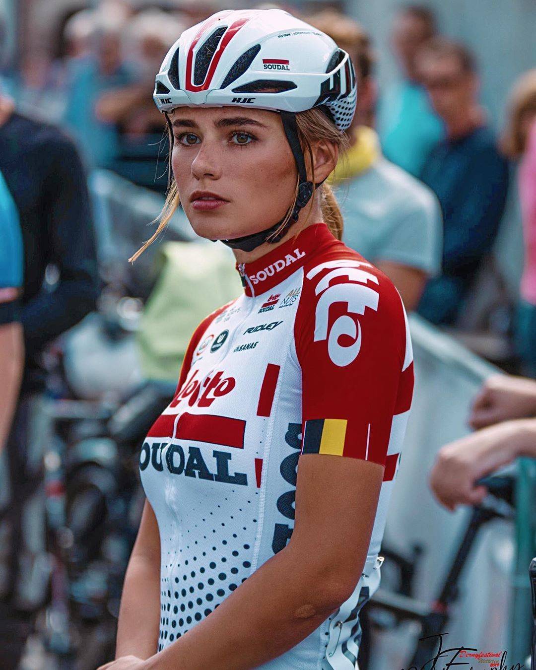 Dutch Cyclist Puck Moonen | Scrolller